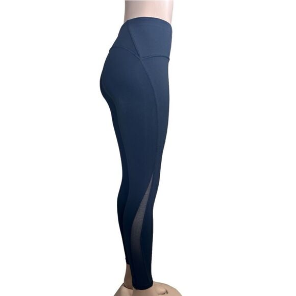 Lululemon “ Train time” leggings - Picture 4 of 9